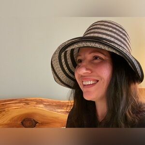 Bring back the hat!! 🎩 trust me, it’s fabulous.